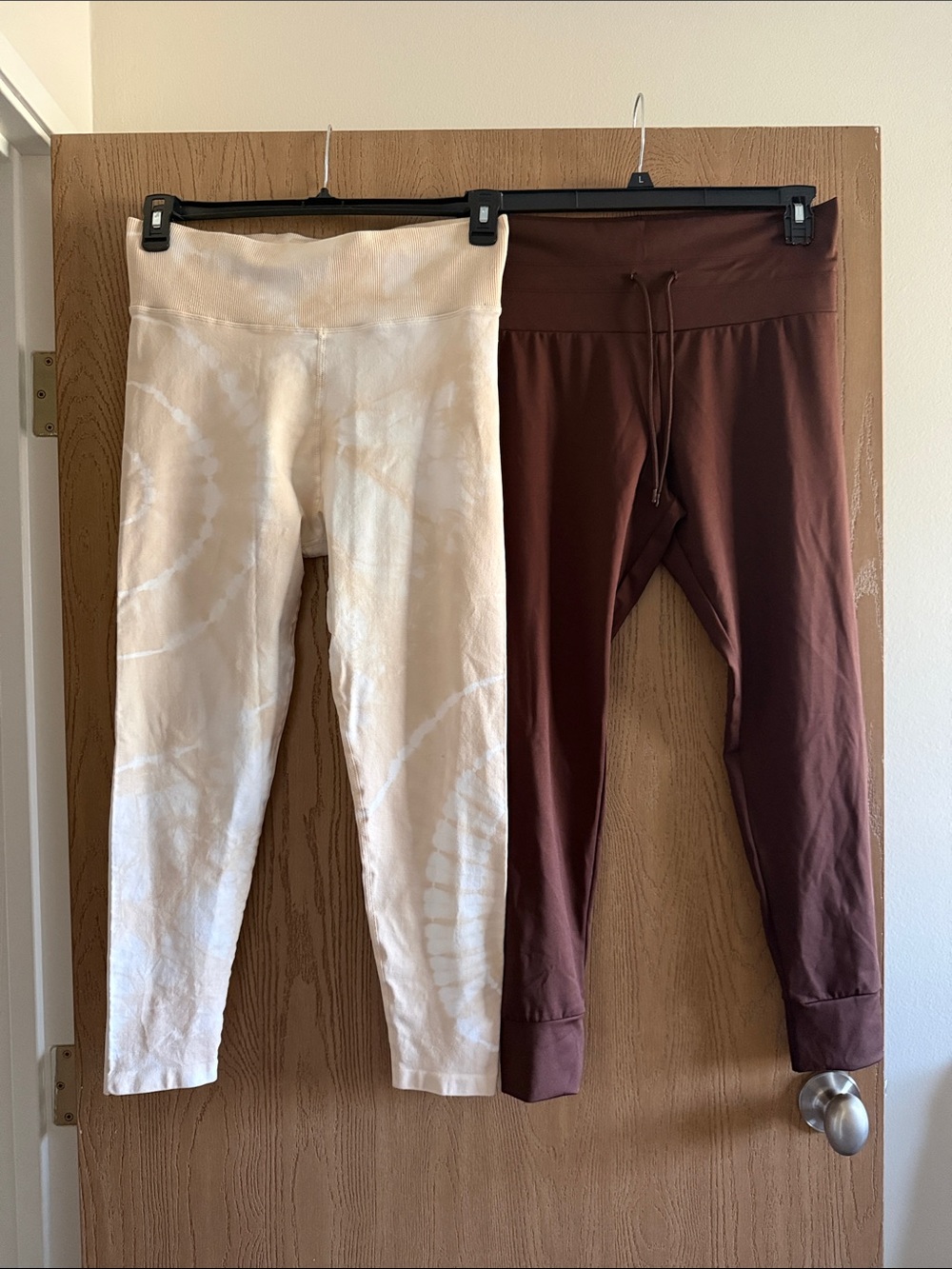 Set of 2 High-Rise Leggings: No Boundaries Brown & Offlıne Cream Tie-Dye Size L